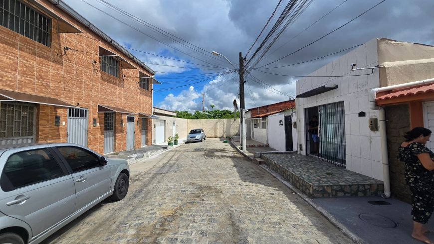 OPORTUNIDADE !!! 3/4 NO BAIRRO DO TRAPICHE, DO LADO DO TRAPICHÃO COM 3/4 COM QUINTAL. R$220.000,00