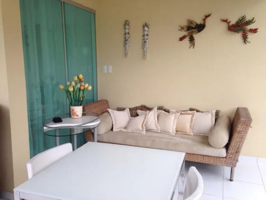 Casa de condomínio para aluguel com 300 metros quadrados com 6 quartos