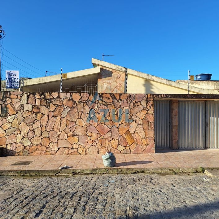 Casa para à venda na parte alta de Maceió