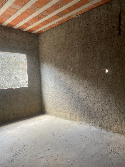 vendo casa no Antares com estrutura pronta para 1.andar