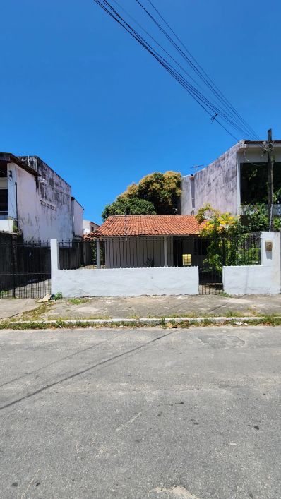 Casa em Jatiuca, 200m², com 3 quartos - Maceió - AL