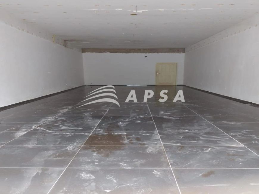 GALPÃO COM 03 BANHEIROS, ÁREA DE SERVIÇO E DESPENSA, NO CORAÇÃO DO CENTRO DE MACEIÓ. PRÓXIMO AO PALÁ