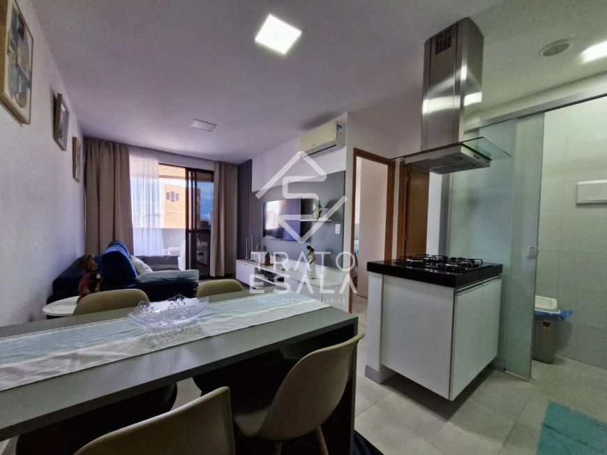 Quarto e sala, completo, na Ponta Verde, pronto para morar