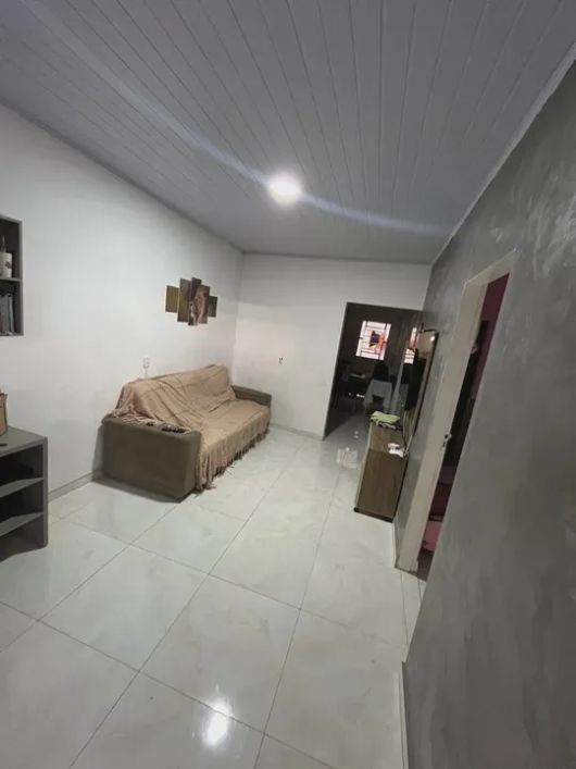CASA NO TABULEIRO DO MARTINS COM 2 QUARTOS 2 BANHEIROS