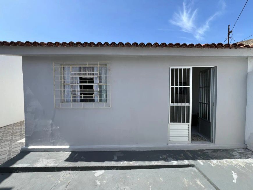 Imóvel para venda possui 200 metros quadrados com 3 quartos em Feitosa - Maceió - AL