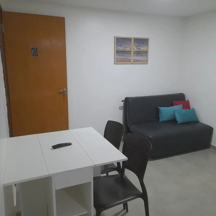 Apto na Ponta Verde, 2 quartos mobiliado,300 mts da praia