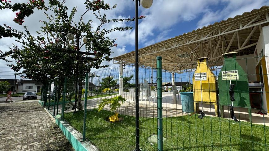 Chave Grand Jardim Lírios Casa com 2/4 R$ 127 mil garagem individual