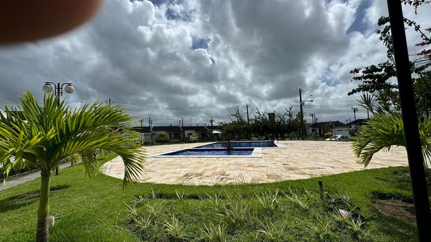 Chave Grand Jardim Lírios Casa com 2/4 R$ 127 mil garagem individual