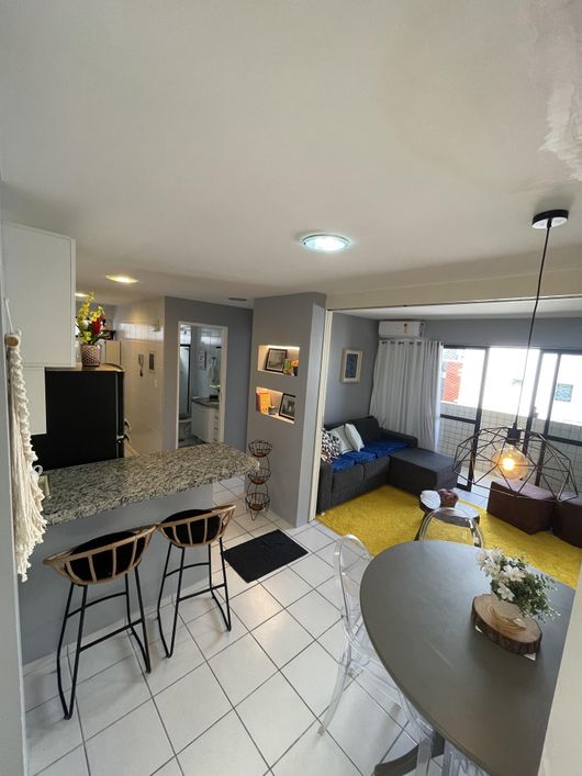 Apartamento quarto e sala com varanda mobiliado- Jatiúca