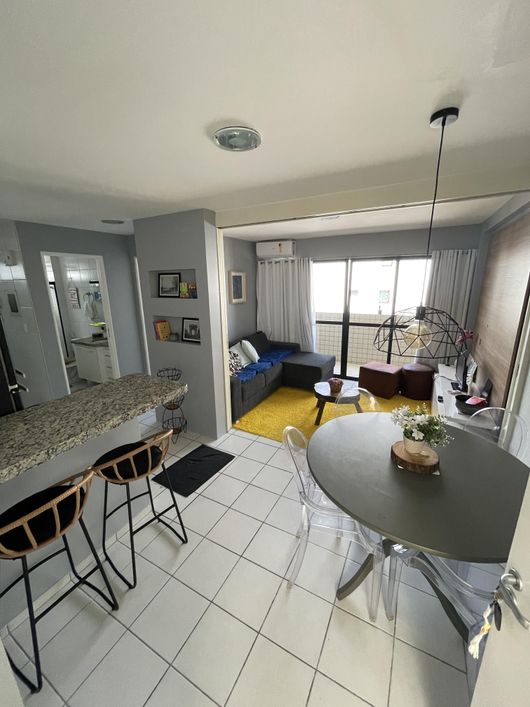 Apartamento quarto e sala com varanda mobiliado- Jatiúca