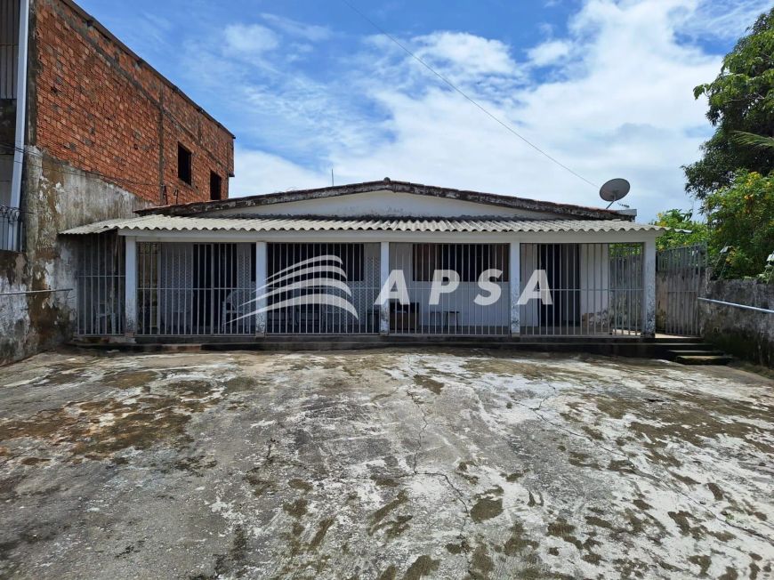 CASA NO BAIRRO DA GRUTA DE LOURDES COM ÓTIMO ESPAÇO EXTERNO, NASCENTE, PRÓXIMA AO SAMS CLUB, SUPERME