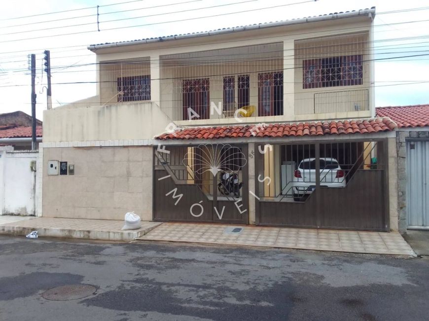 Casa grande e ventilada prox.a shopping Maceiò(ex Igutemi)