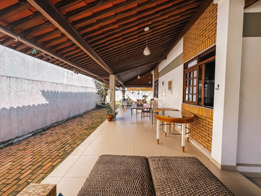 Casa com 275 m2 e 3 quartos no Condomínio Jardim do Horto