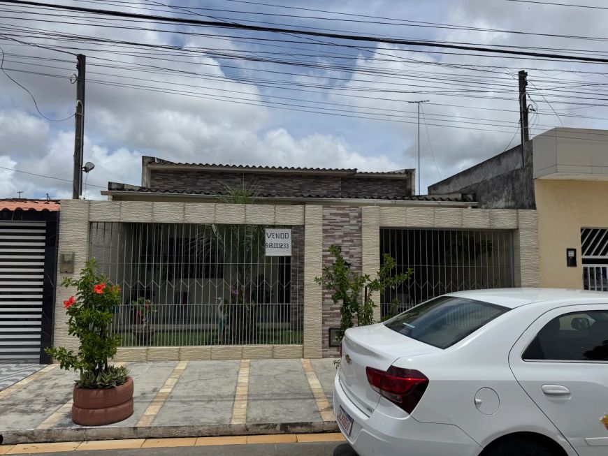 Casa excepcional em Osman Loureiro