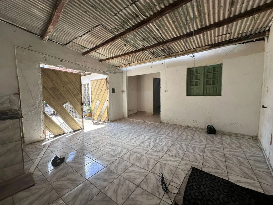 Imóvel com 2 quartos em Tabuleiro do Martins, Feirinha - Maceió - AL