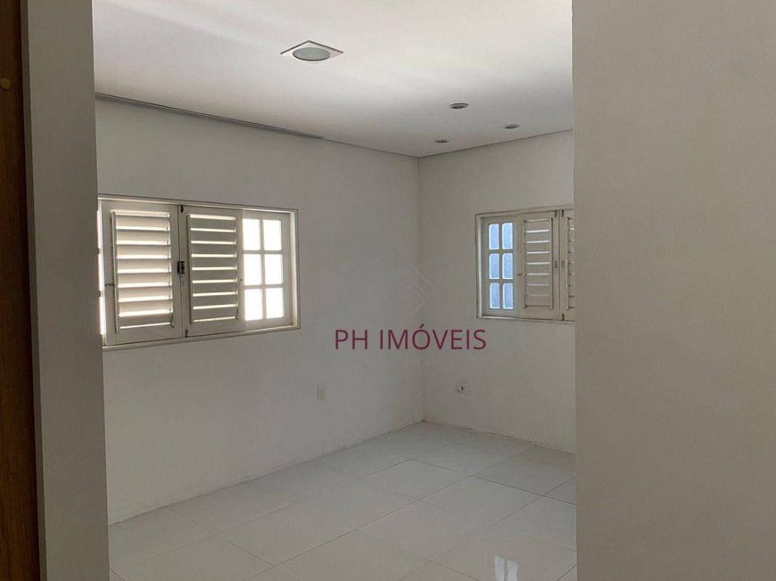 Casa localizada no Bairro do Poço com 3 dormitórios sendo 1 suíte + Piscina e Churrasqueira - 330m²