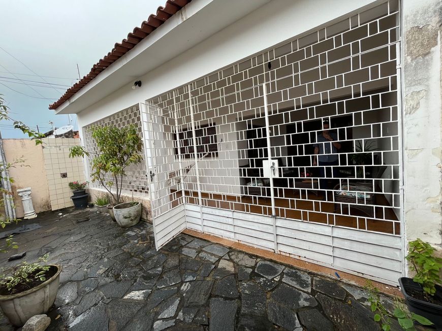 Casa para venda tem 256 metros quadrados com 4 quartos em Jatiúca - Maceió - AL