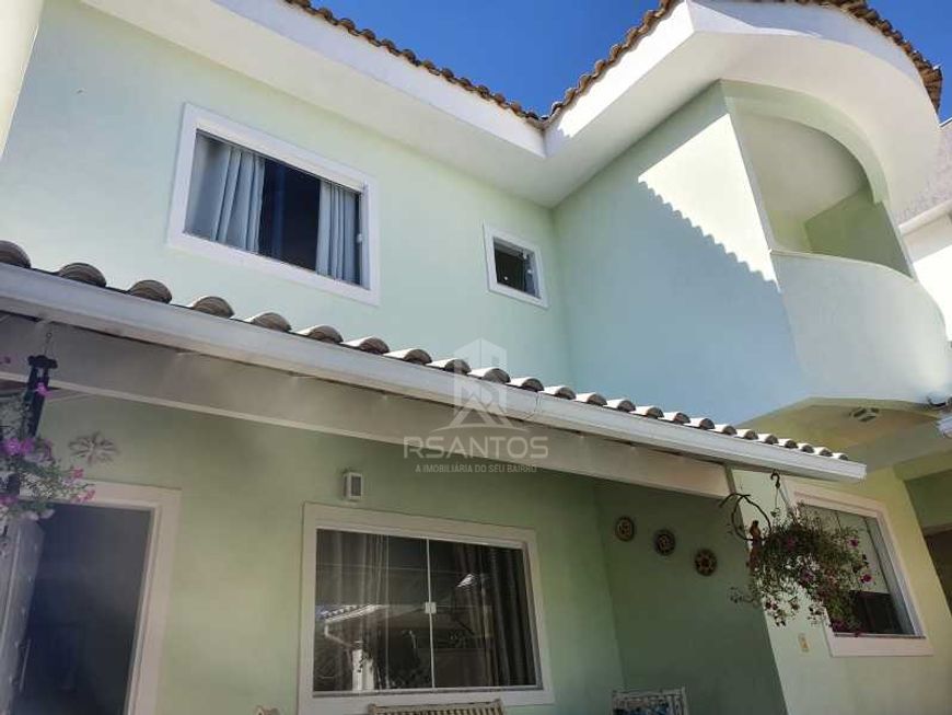 Casa de Alto Padrão - 3 Quartos - Lazer - Condomínio Pedras Douradas
