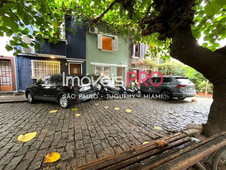 Linda casinha de vila na melhor região de São Paulo !