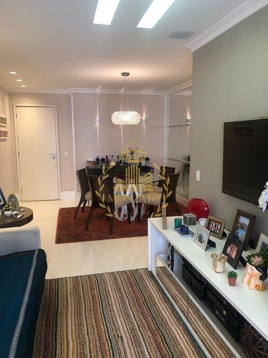 Apartamento totalmente reformado em condomínio no Leblon, 74m2