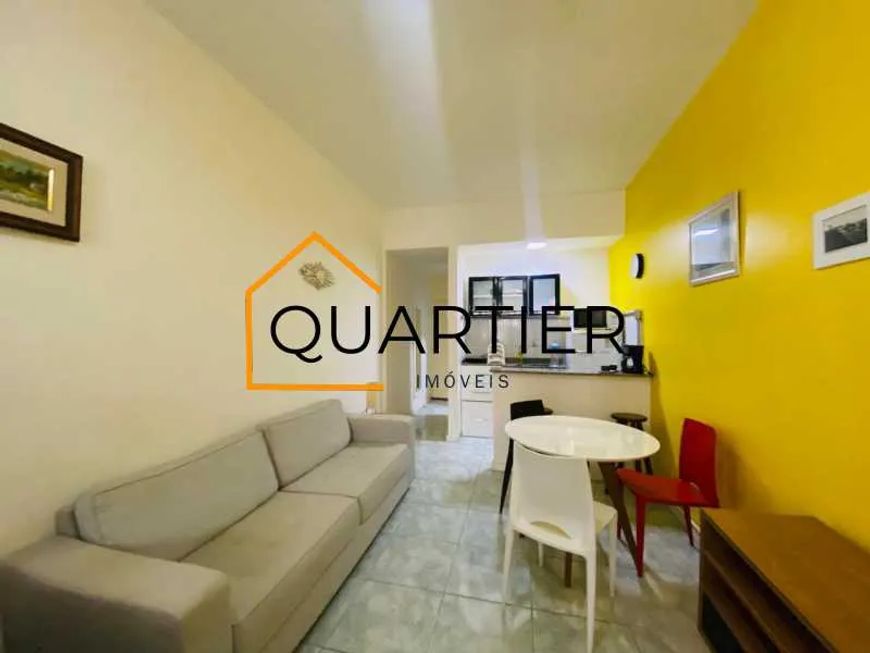 Apartamento : / Residencial / Catete