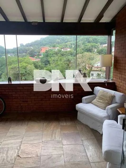 Casa de rua - Triplex / Residencial / Gávea