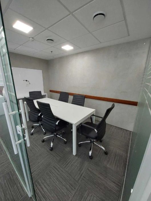 Sala Comercial 81,50 m²,4 Vagas de Garagem