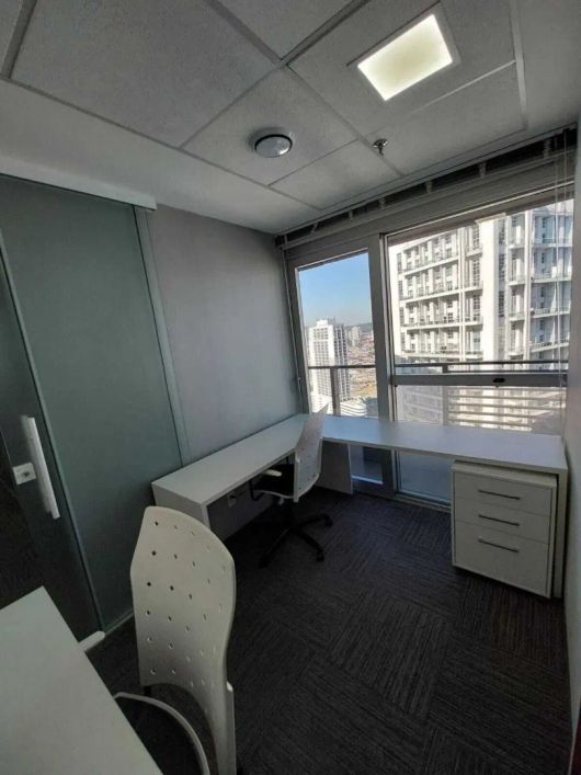 Sala Comercial 81,50 m²,4 Vagas de Garagem