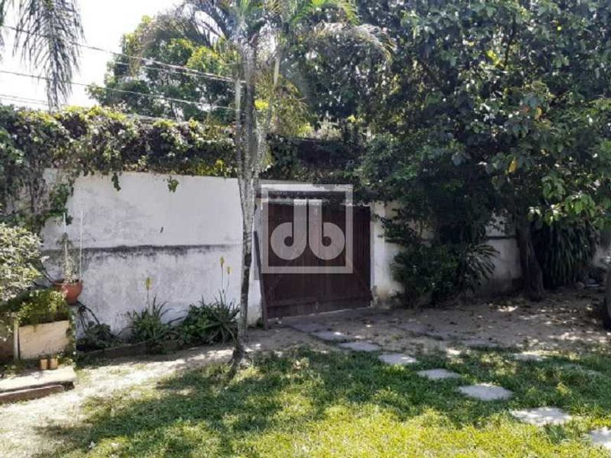Freguesia - Jacarepaguá - Casa de Condomínio - Linear - 360m² - Quintal - 3 Quartos - Suíte - Varand