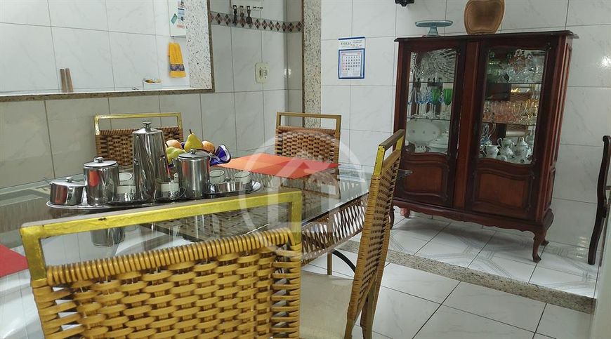Casa Idependente com Garagem, Bela área frontal com Forno a lenha