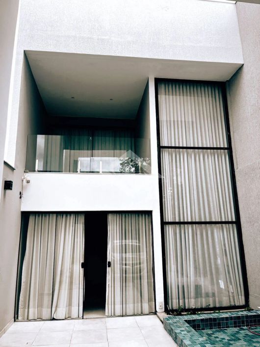Casa 3 suítes, closet, Alto padrão. Campo Grande