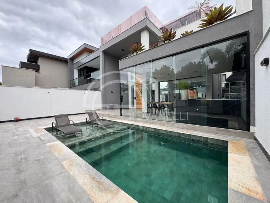CASA TRIPLEX CONTEMPORÂNEA DE 4 SUITES À VENDA - RECREIO DOS BANDEIRANTES - PARQUE DAS PALMEIRAS