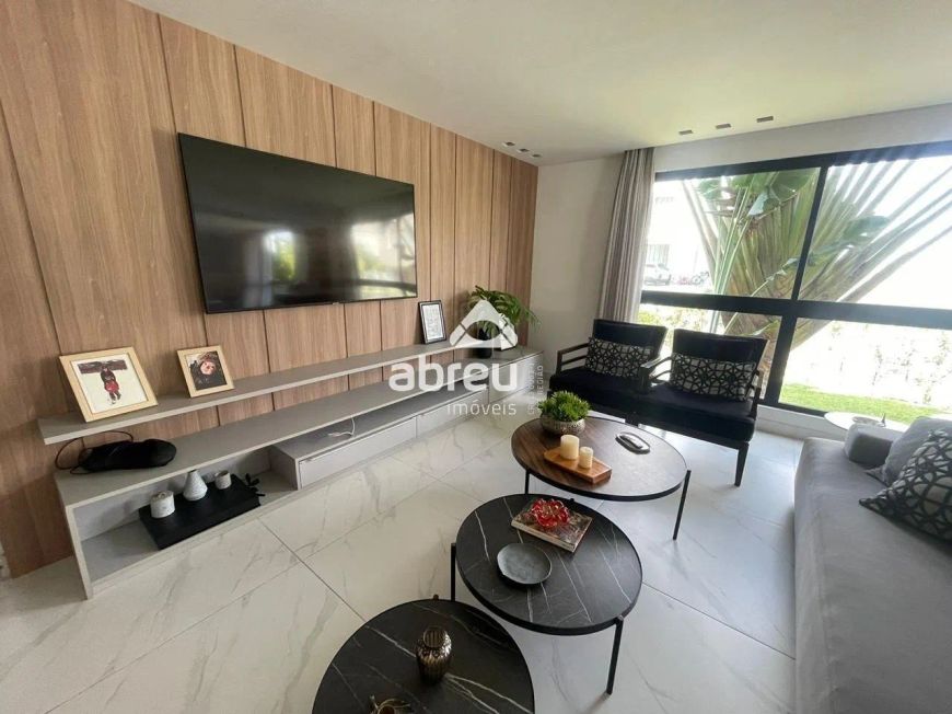 Luxuosa Casa em Ponta Negra à Venda
