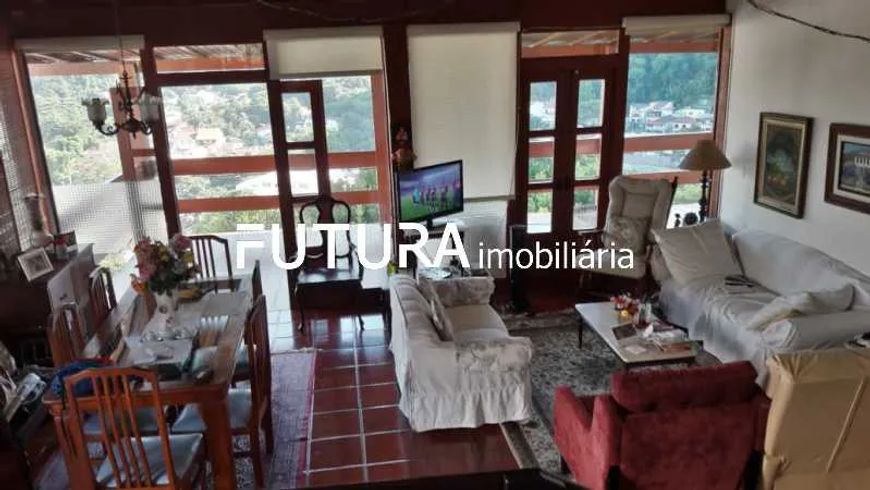 Excelente oportunidade de duplex no Joá