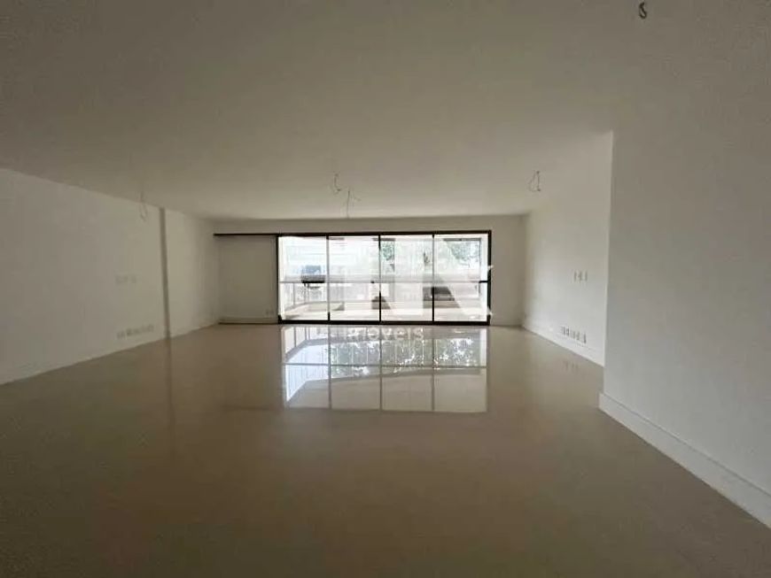 Apartamento - / Residencial / Barra da Tijuca