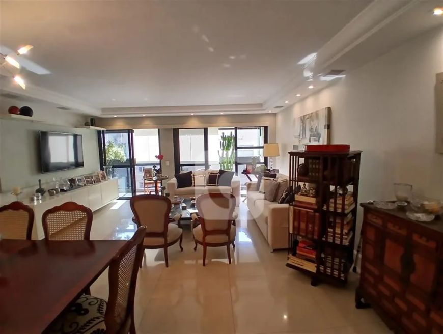 Leblon. Apartamento 104m 2 quartos com 1 suíte e 1 vaga