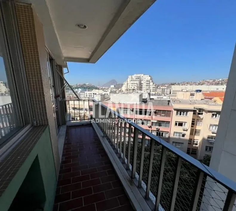 Apartamento com vista Pão de Açúcar, próximo ao metrô estação Gloria
