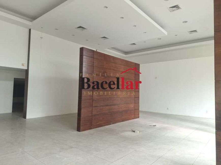 Prédio - / Comercial / Freguesia (Jacarepaguá)