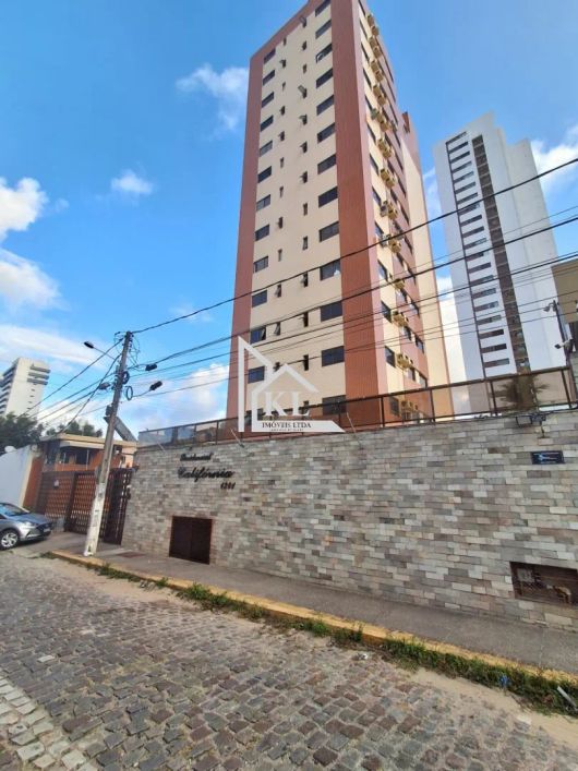 Perfeita Localização! Apto - 2 quartos - Sombra - Res. Califórnia - Lagoa Nova