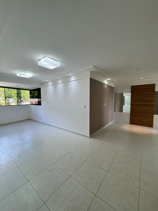 Belíssimo apartamento no delta do Tirol