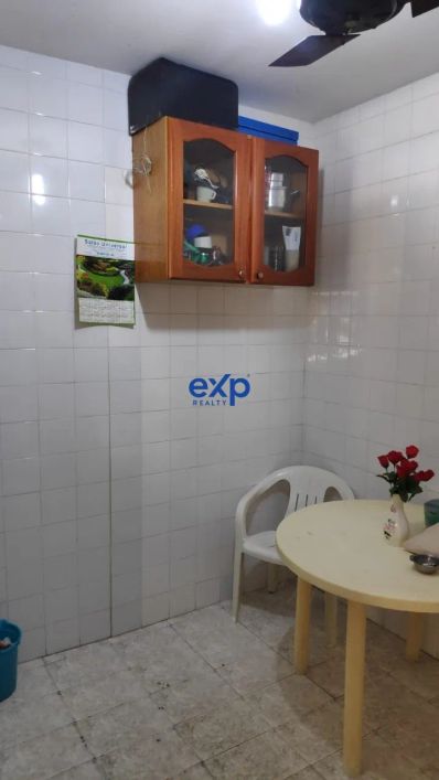 Apartamento em Madureira de 2 quartos na rua Joana Resende com vaga de garagem