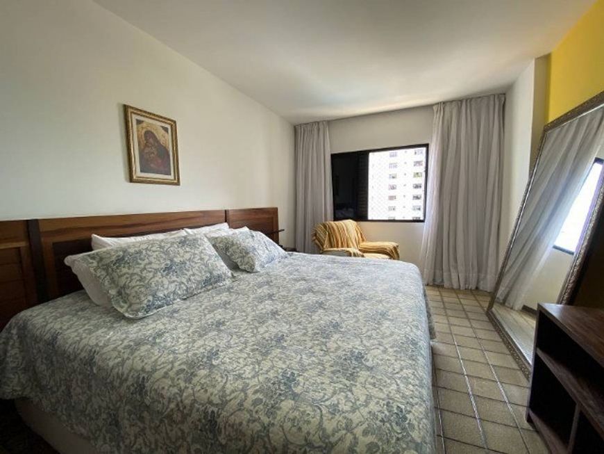 Apartamento no bairro do Tirol RN de porteira fechada.