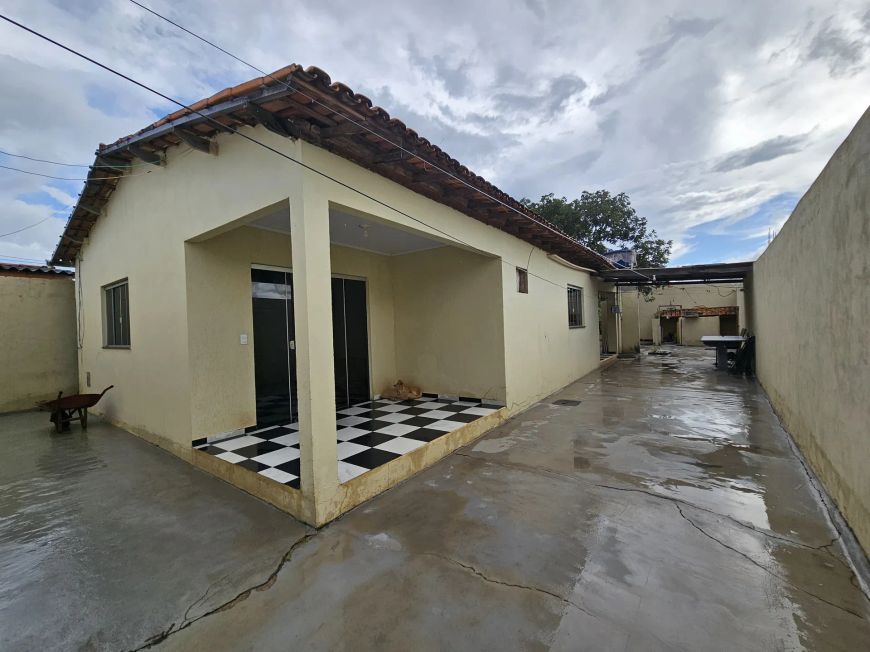 Excelente Casa no Arapoanga com lote de 480m²/ Próximo a Padaria Galdino