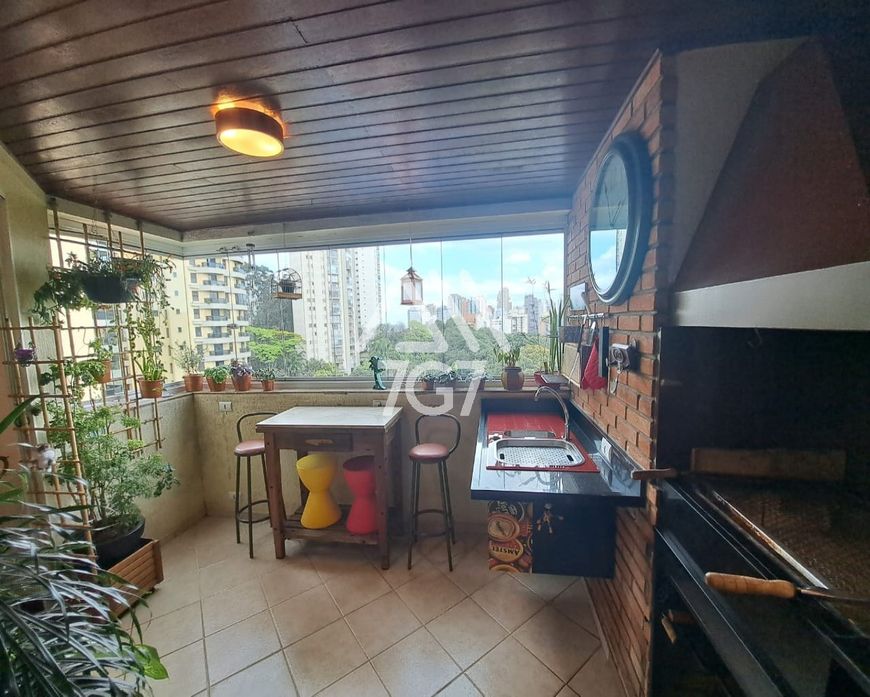 ANDAR ALTO COM VARANDA GOURMET