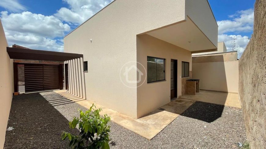 CASA NOVA 2 QUARTOS SENDO 1 SUÍTE SILVIA REGINA