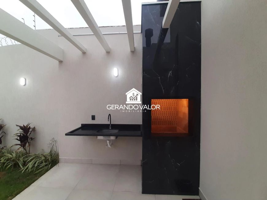 Casa Moderna com Área Gourmet e Excelente Localização