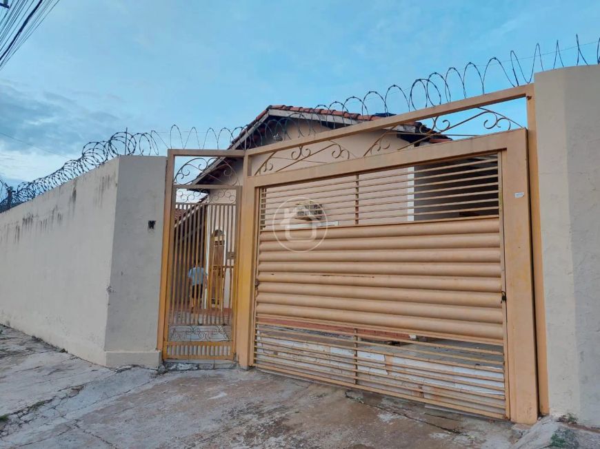 CASA COM 02 SUÍTES - ARNALDO ESTÊVÃO FIGUEIREDO