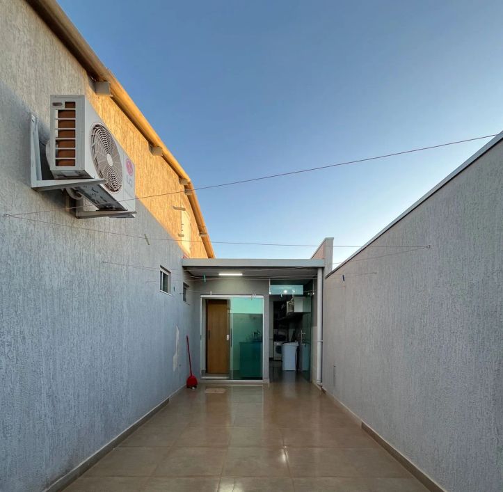 Vendo Excelente Casa na rua 02, 26 de Setembro 3 quartos (sendo 1 suíte).