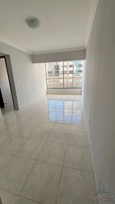 Apartamento de 02 quartos - Edifício Carolina - CNB 11