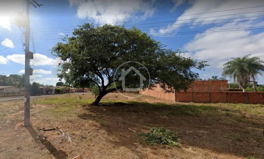 TERRENO DE ESQUINA NO JARDIM CORCOVADO